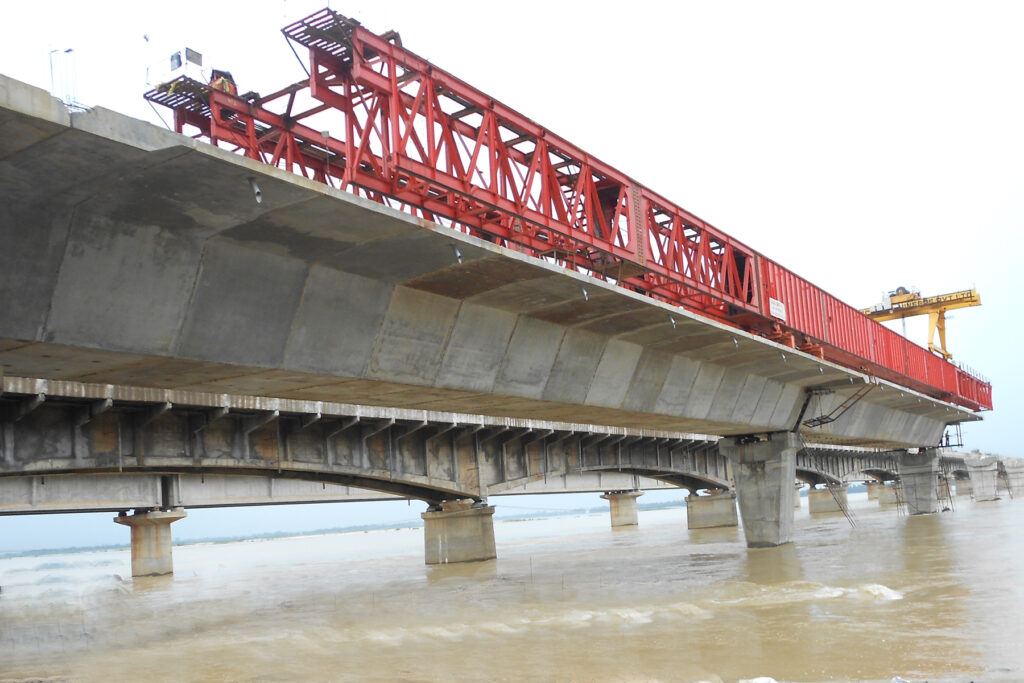 Bridges over River Mahanadi and Kathjodi at Cuttack